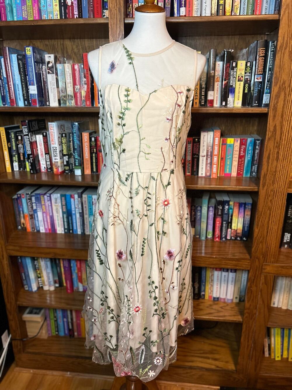 Stunning cream dress with embroidered flowers